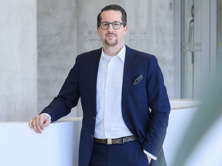Dr. Dominik Breidenbach, Geschäftsführer PVS holding Dr. Dominik Breidenbach, Geschäftsführer PVS holding