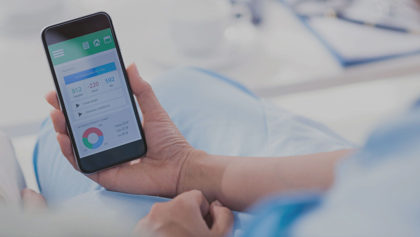 Smartphone mit Gesundheits-App