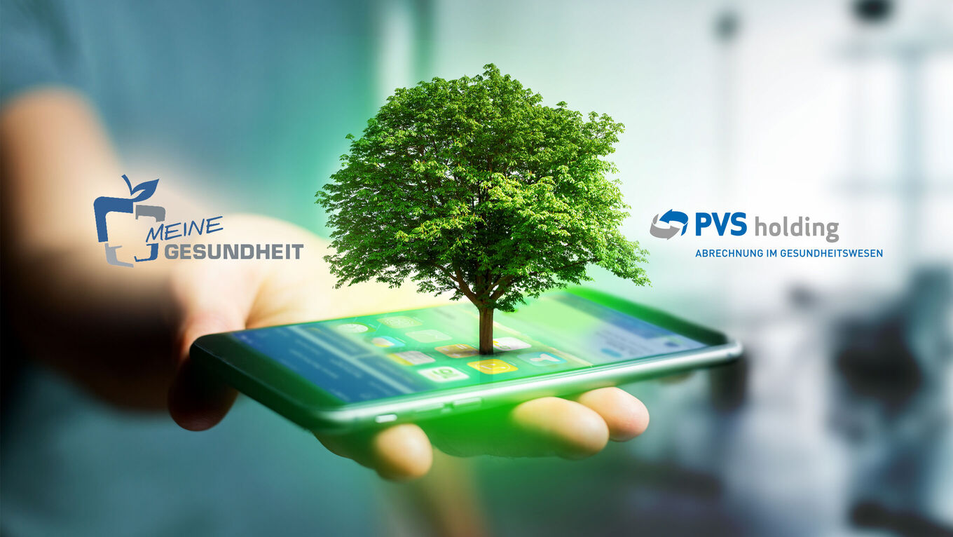 Hand hält Smartphone, aus dem ein Baum wächst. Abbildung der Logos MEINE GESUNDHEIT und PVS holding.