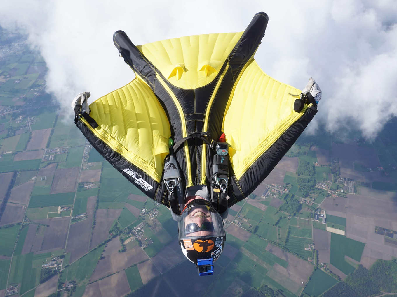 Sprung mit Wingsuit