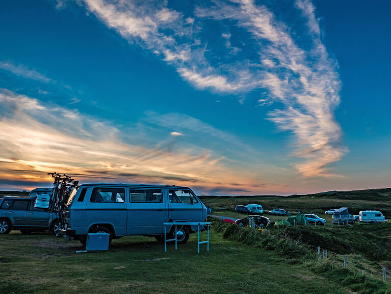 Campingplatz im Sonnenuntergang Campingplatz im Sonnenuntergang