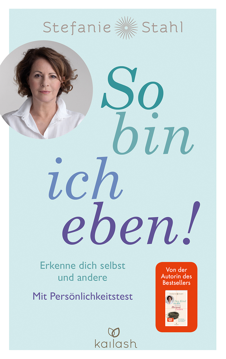 Buchcover mit hellblauem Hintergrund, rundem Portraitfoto der Autorin und großflächiger typografischer Gestaltung des Titels in verschiedenen Blautönen